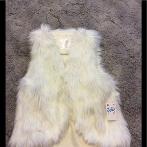 NWT size 12-14 Justice Girls faux fur vest